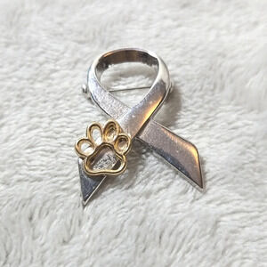 #447 Ribbon puppy paw brooch